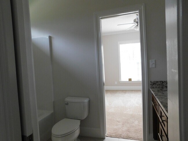 Building Photo - Grove Point Beauty