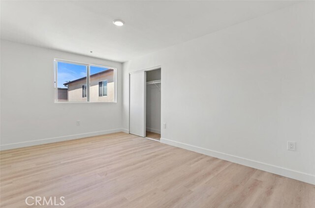 Building Photo - 705 W 80th St