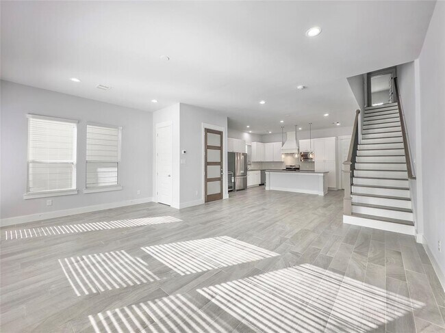 Building Photo - 1602 Westside Gardens Ln