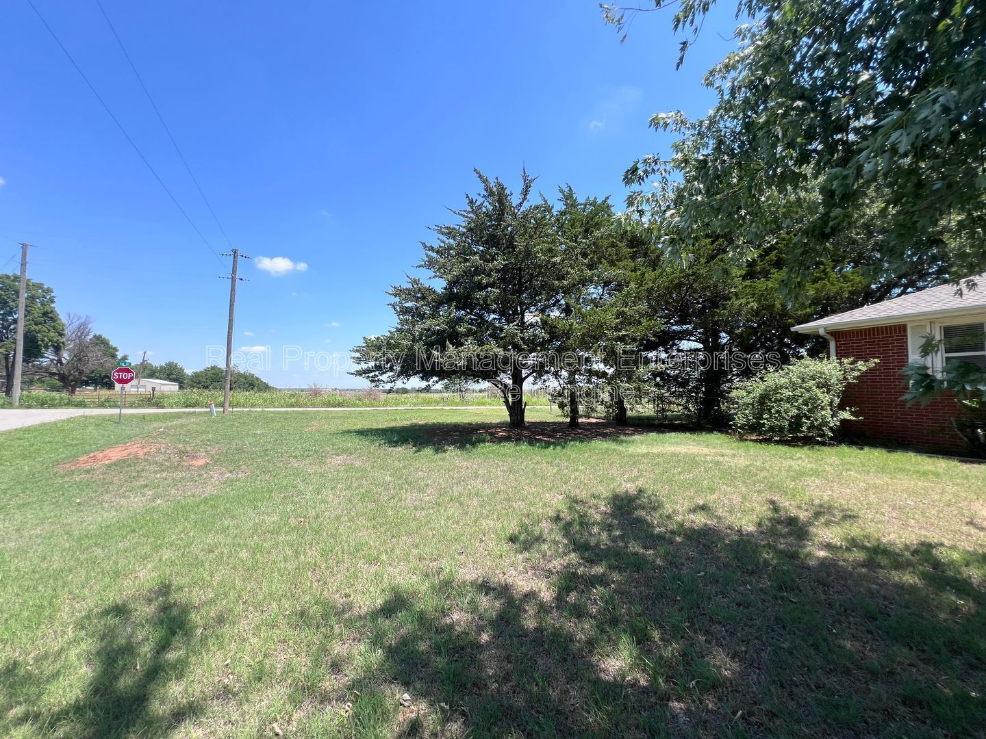 Building Photo - 204 Wolf Ln