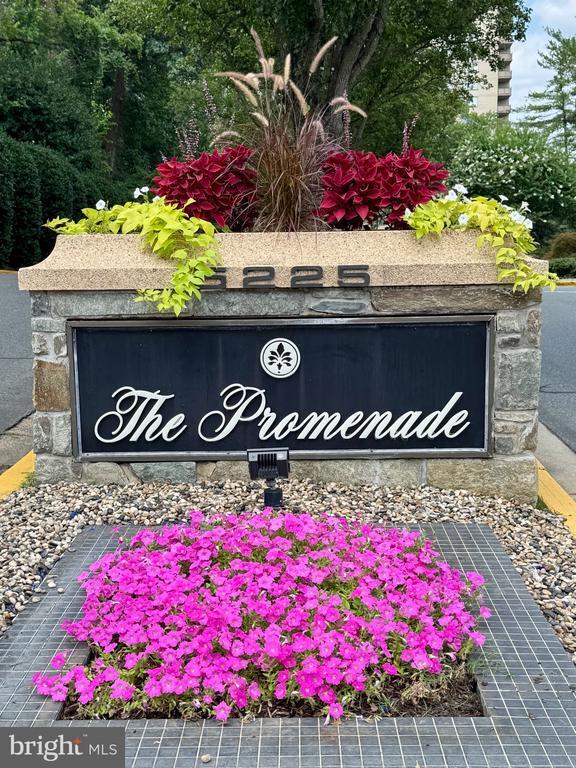 Building Photo - 5225 Pooks Hill Rd