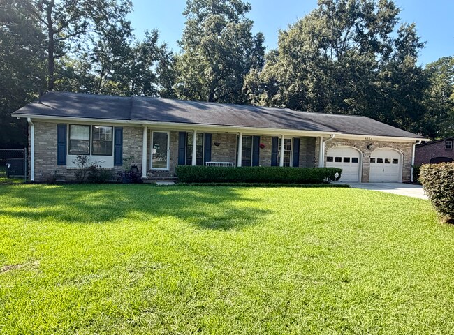 Building Photo - 8364 Greenridge Rd