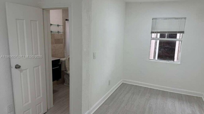 Building Photo - 16221 E Bunche Park Dr