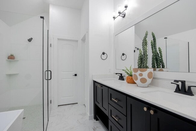 Building Photo - 7917 Behr Dr