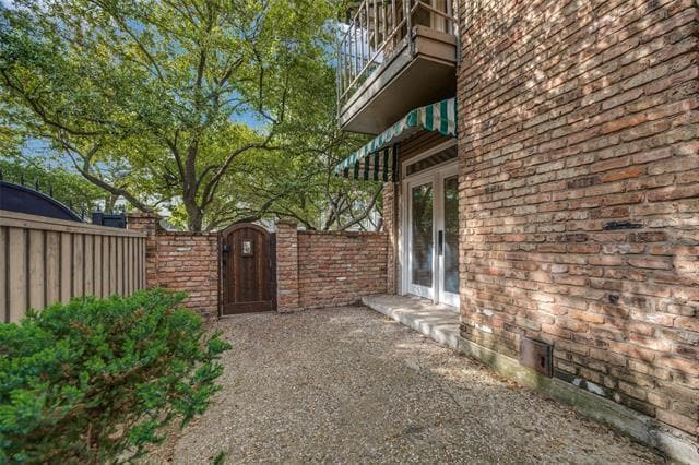 Building Photo - 4516 Emerson Ave