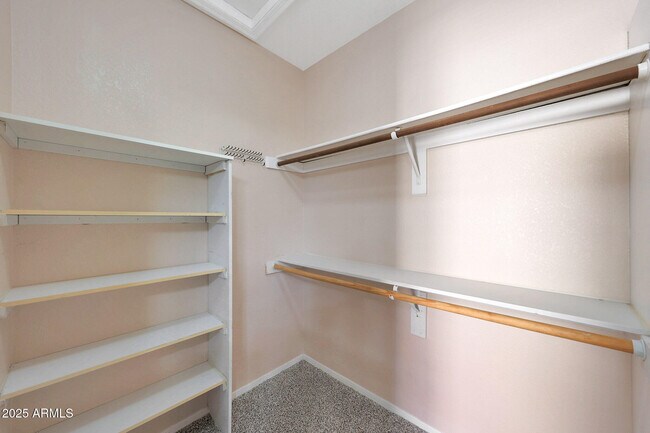 Building Photo - 4653 W Dublin St