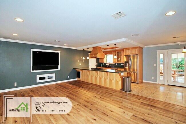Building Photo - 2420 D Alene Ave