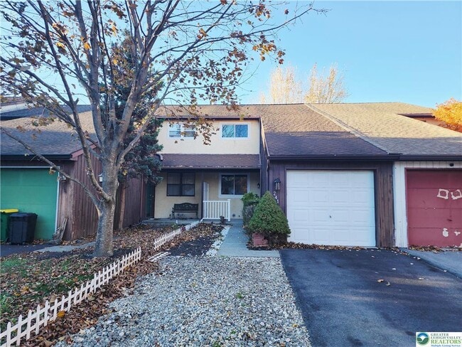 Primary Photo - 241 Willow St