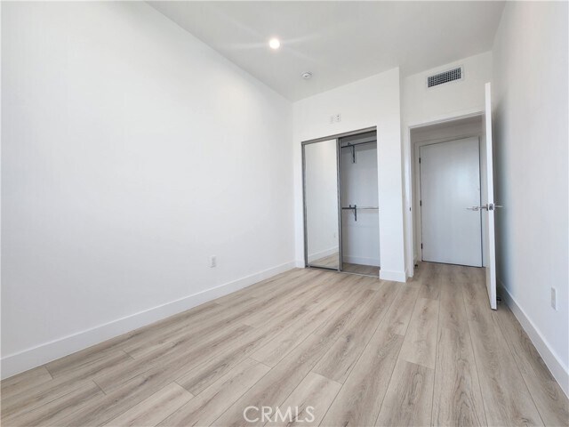 Building Photo - 6061 Fulton Ave