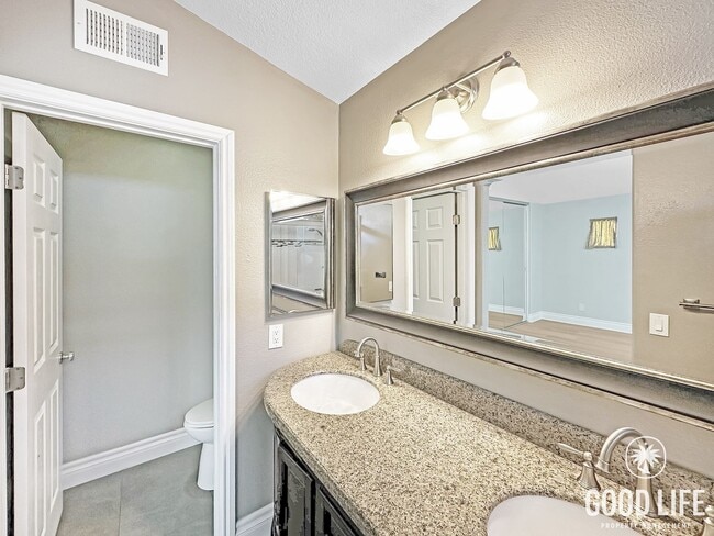 Building Photo - Beautiful 3-Bed Home w/ Vaulted Ceilings, Stainless Appliances, Private Backyard & 2-Car Garage