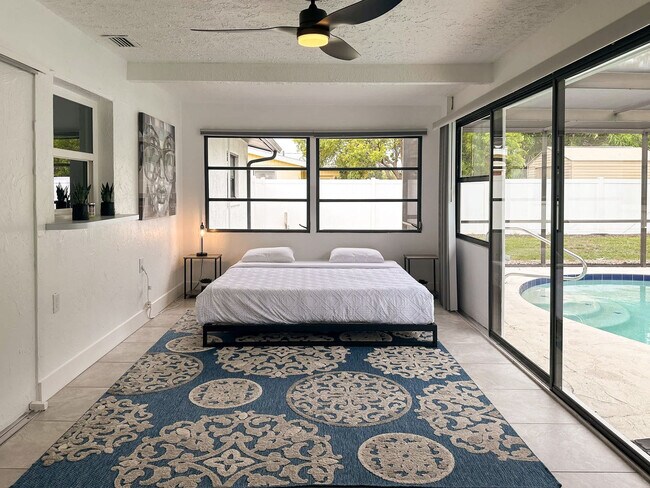 Building Photo - 1311 Cypress Ave