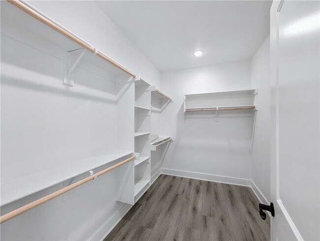 Building Photo - 284 Stoneykirk Dr