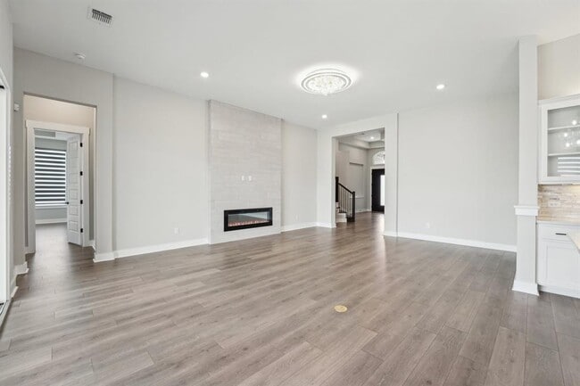 Building Photo - 4216 Caroline Mae Cv