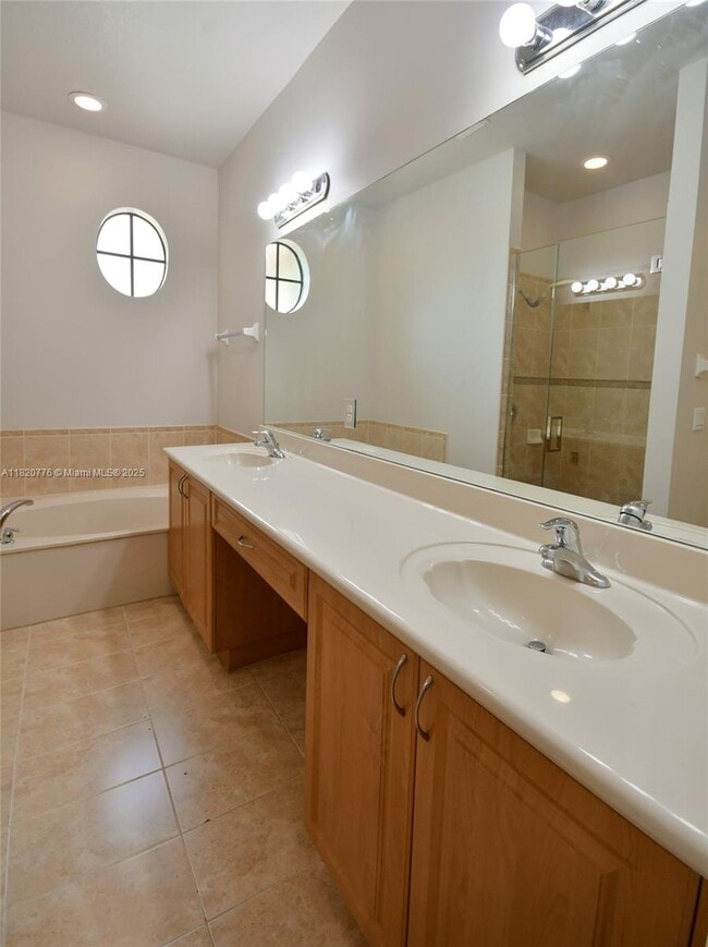 Building Photo - 8940 SW 228th Ln