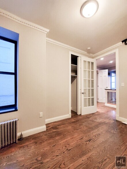 Building Photo - Avail; May 1 Upper Carnegie Hill adj/E. Harlem, Close to E.96th Q: E 100th St btw 2nd/1st Ave 4BR...