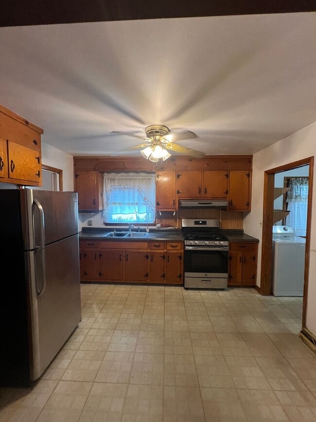 Building Photo - 854 Apperson St