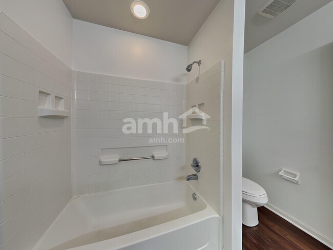 Building Photo - 528 Alyssa St