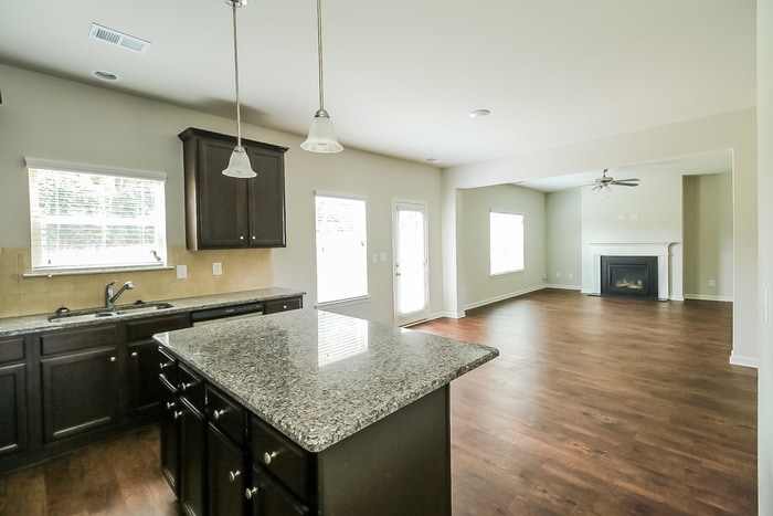 Building Photo - 10 Glen Abbey Cir