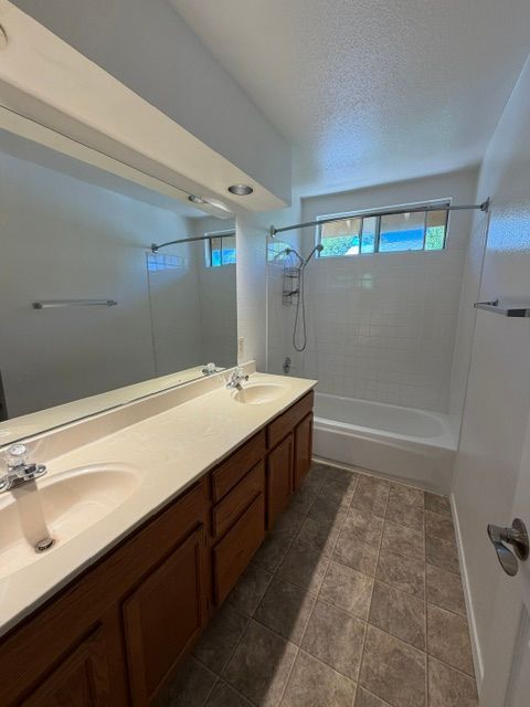 Building Photo - 8687 Bluefield Way