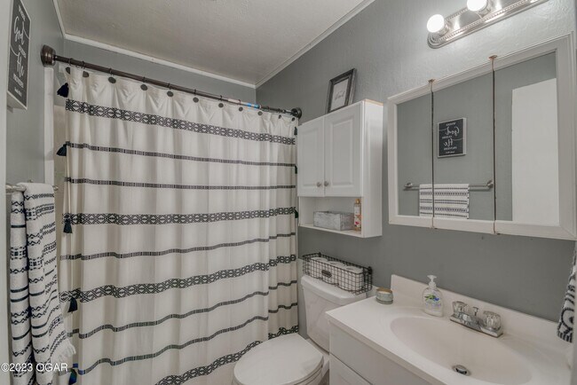 Building Photo - 2415 New Hampshire Ave