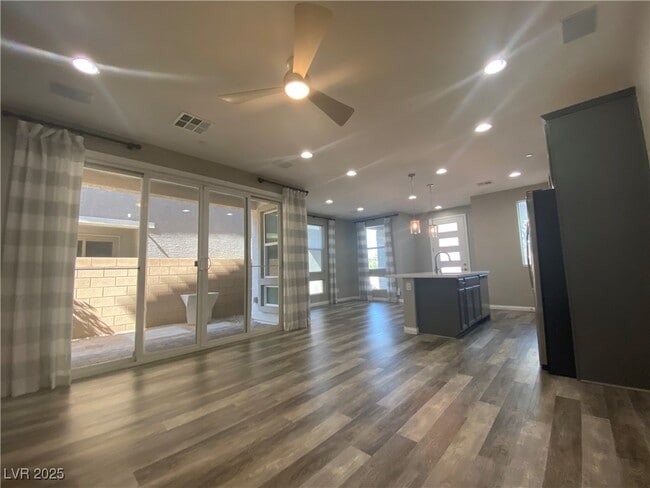 Building Photo - 788 Last Dance Pl