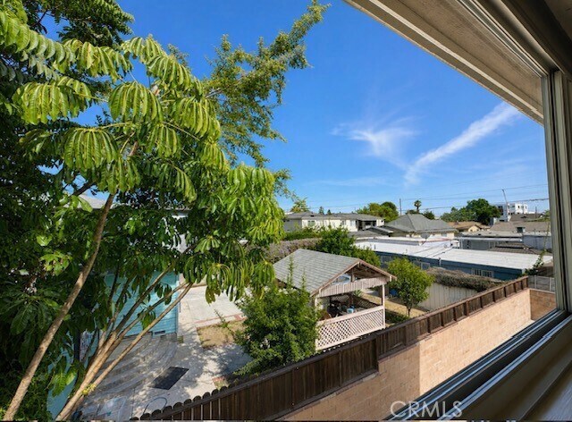 Building Photo - 1372 W 36th St