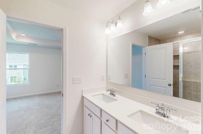 Building Photo - 2752 Yeager Dr NW