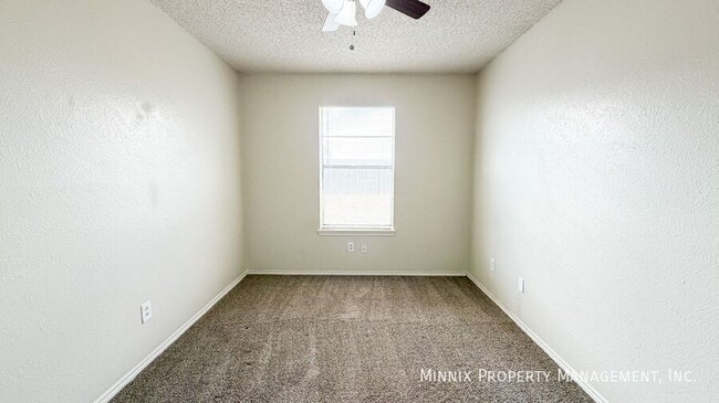 Building Photo - 9608 Elmwood Ave