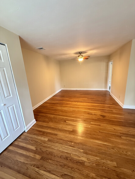 Building Photo - 190 Institute Rd