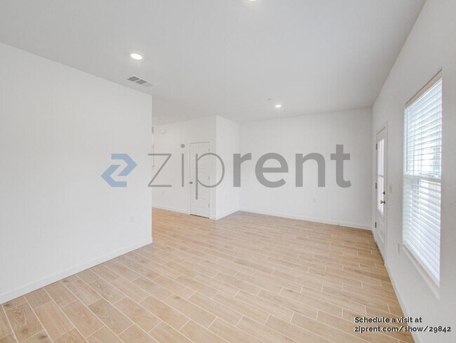 Building Photo - 7225 E Amherst Ave