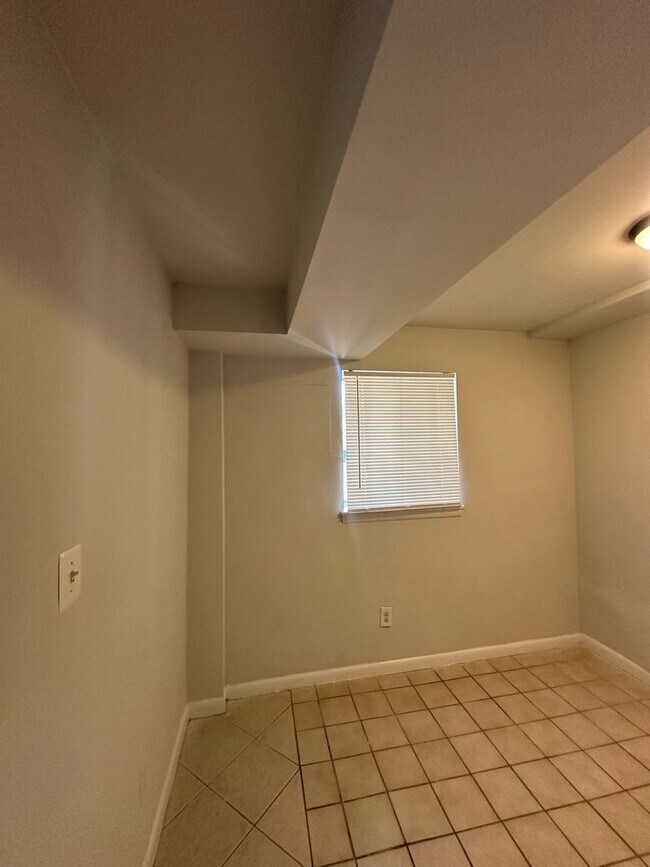 Building Photo - 1911 W Baltimore St