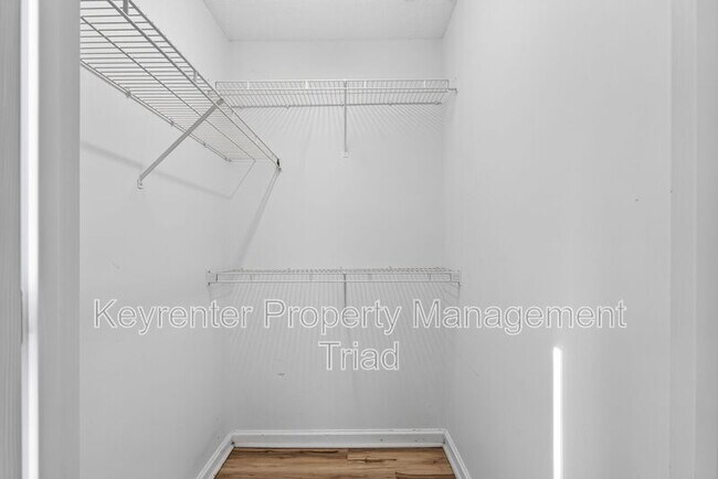 Building Photo - 3701-377D Cotswold Terrace