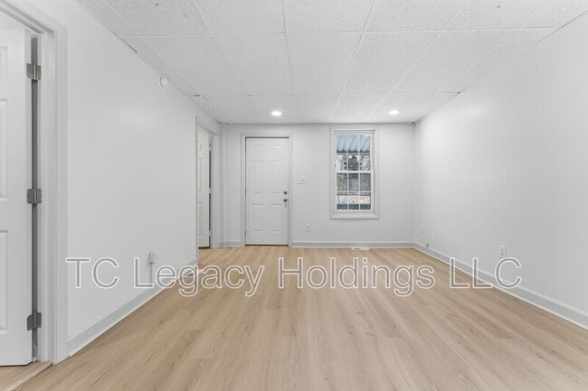 Building Photo - 16 Flint St