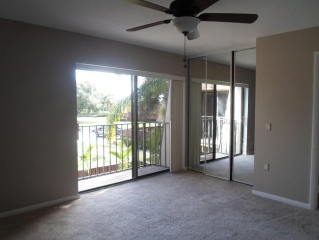Building Photo - 2928 SW Sunset Trace Cir