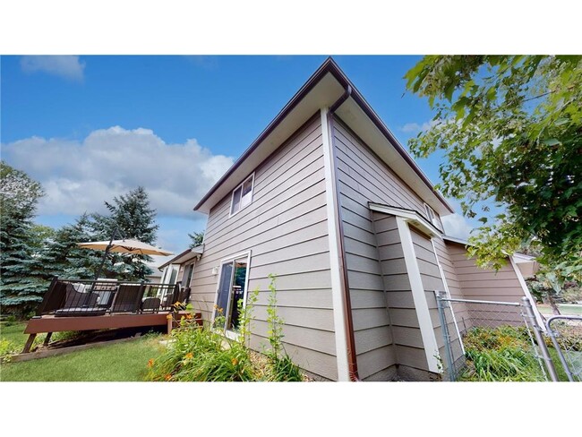 Building Photo - 2079 Woodbridge Way