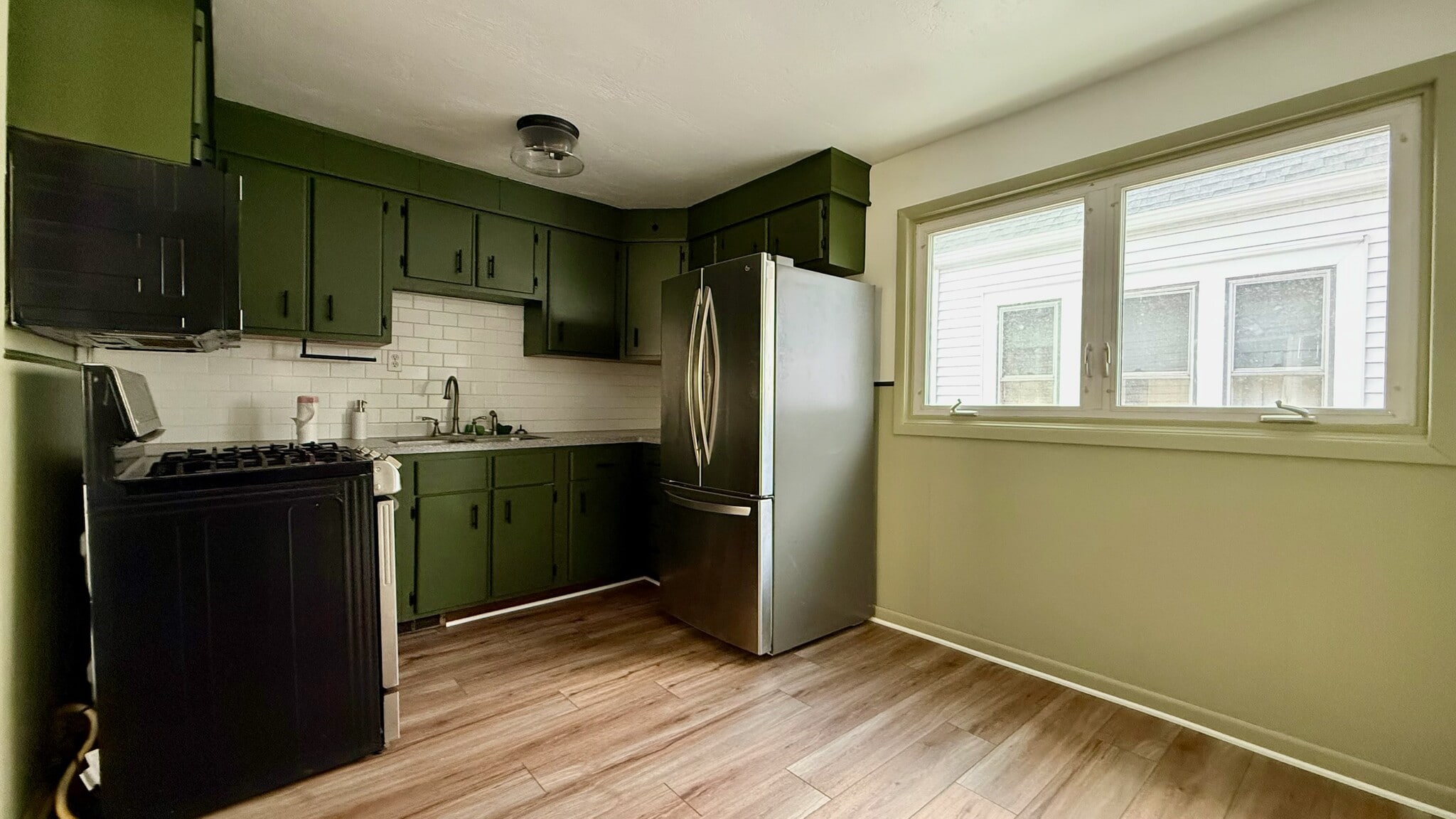 Building Photo - 771 Amherst St