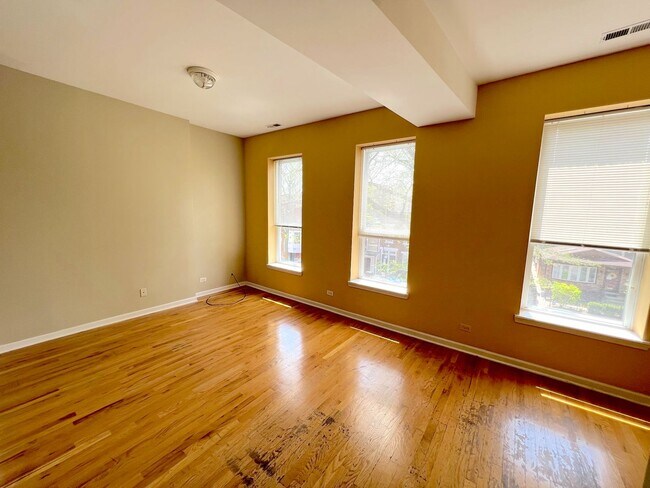 Building Photo - 1412 W Flournoy St