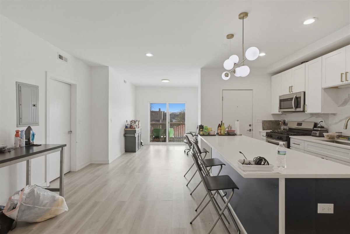 Building Photo - 4939 N St Louis Ave