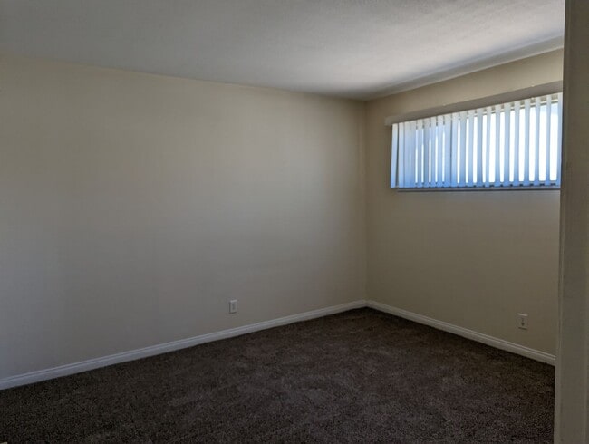Building Photo - 5429 Mountain View Dr