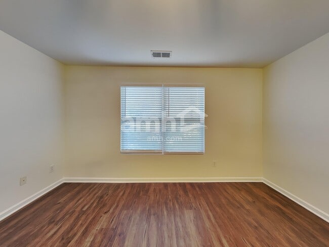 Building Photo - 3904 Edgewood Terrace Rd