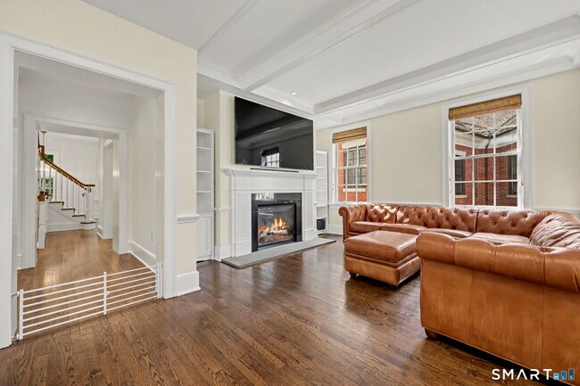 Building Photo - 16 Elmwood Drive