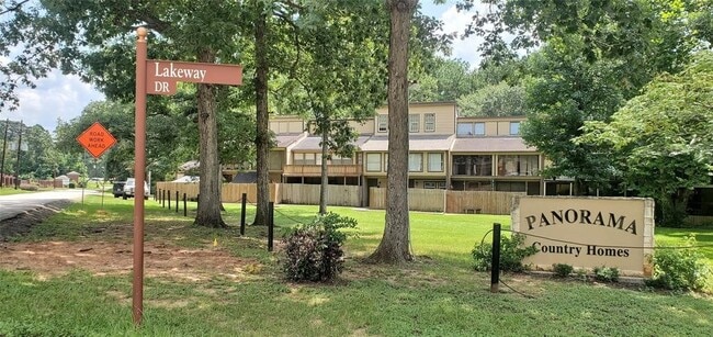 Building Photo - 28 Lakeway St