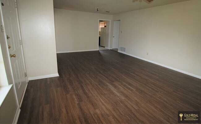Building Photo - 1706 Cole St
