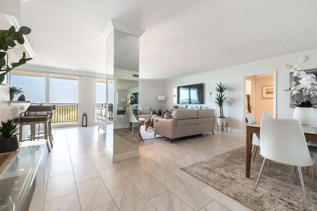 Building Photo - Siesta Key Luxury 2 Bed Condo with Gulf Views