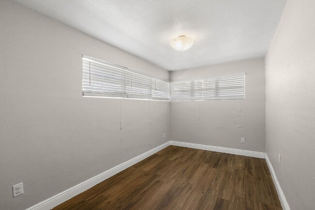 Building Photo - 3505 Prescott St N