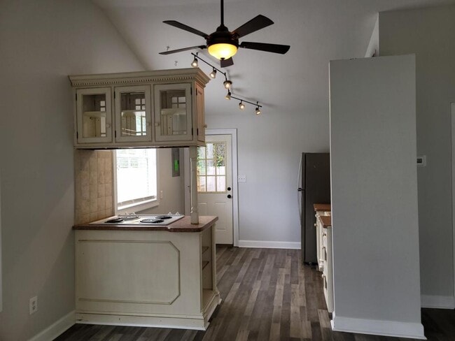 Building Photo - 18499 Shady Side Dr