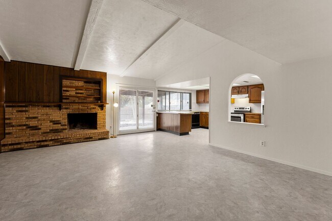 Building Photo - For Rent Newly Remodeled 3 Bed / 2 Bath Home