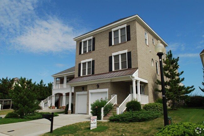 Primary Photo - 3710 Bay Oaks Pl