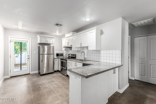 Building Photo - 3011 N 38th St