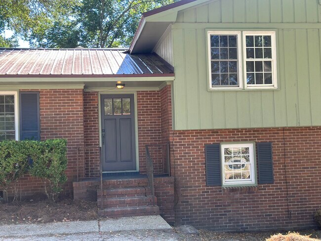 Building Photo - Henson Ave